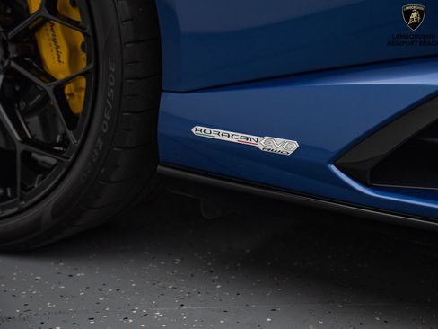Used 2023 Lamborghini Huracan EVO image 4