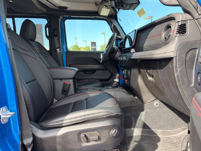 Used 2024 Jeep Wrangler Unlimited Rubicon w/ Technology Group AWD/4WD image 25