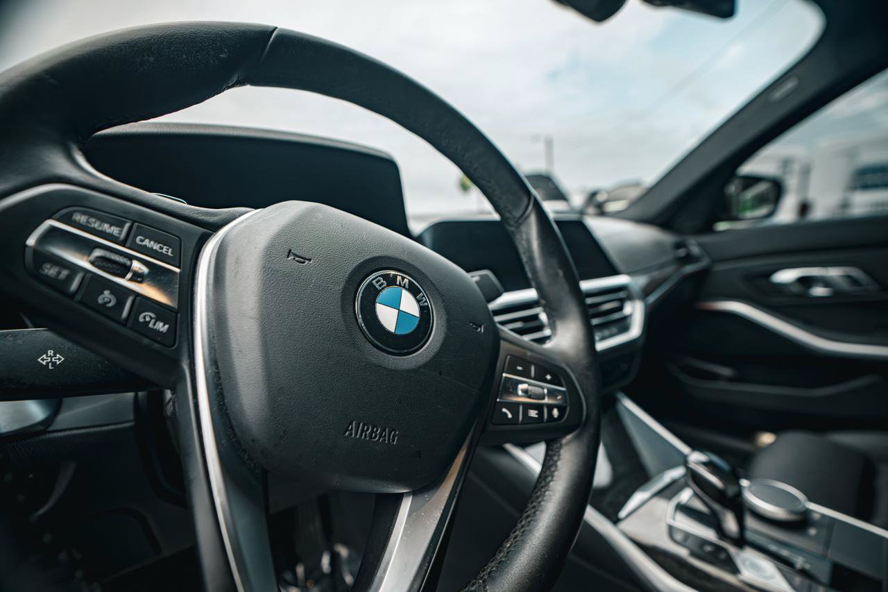 Used 2020 BMW 330i Sedan w/ Convenience Package RWD image 9