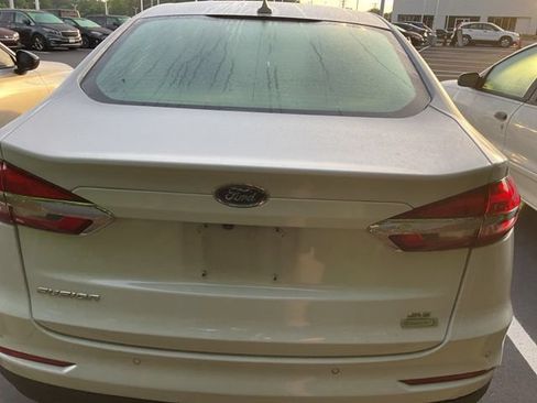 Used 2019 Ford Fusion SE FWD image 7