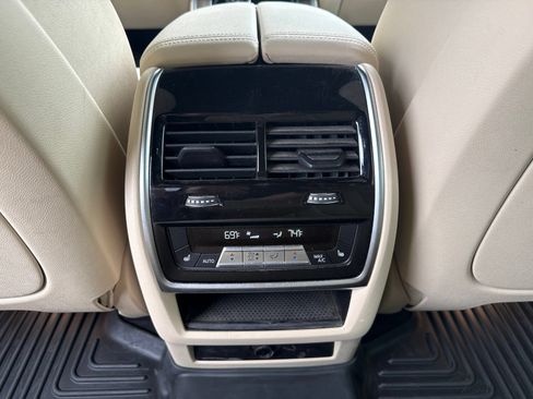 Used 2022 BMW X5 xDrive40i w/ Premium Package AWD/4WD image 18