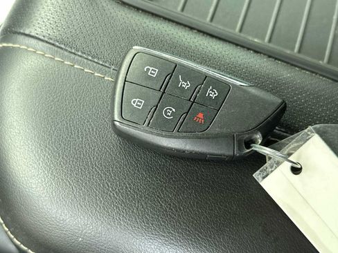 Used 2023 Chevrolet Suburban Premier AWD/4WD image 26