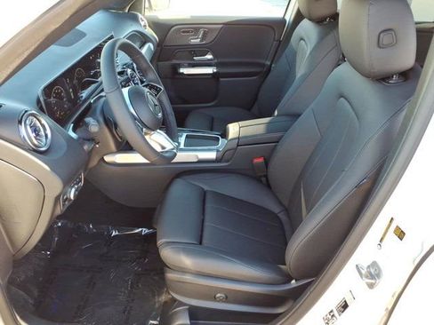 New 2026 Mercedes-Benz GLB 250 4MATIC image 13