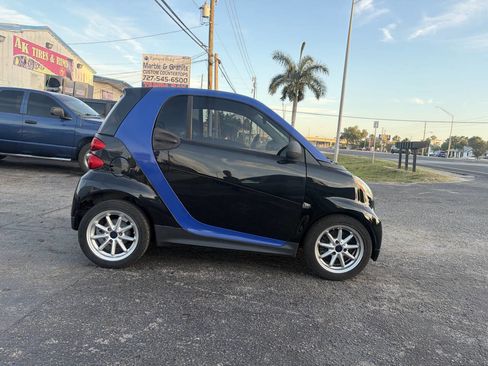 Used 2015 smart fortwo pure RWD image 9