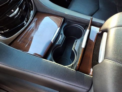 Used 2019 Cadillac Escalade ESV Premium Luxury image 24