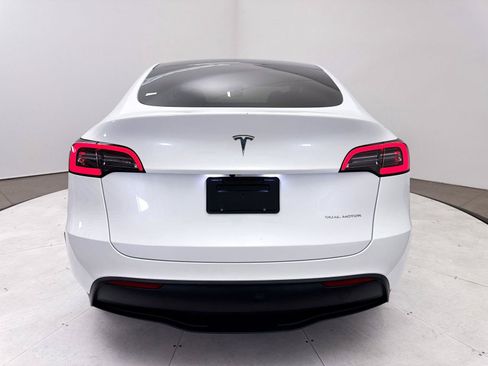Used 2023 Tesla Model Y Long Range AWD/4WD image 17