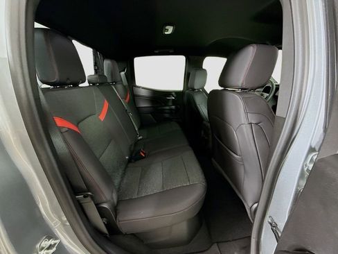 Used 2025 Chevrolet Colorado Z71 w/ Midnight Edition image 27