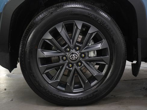 Used 2025 Toyota Land Cruiser w/ Premium Package image 31