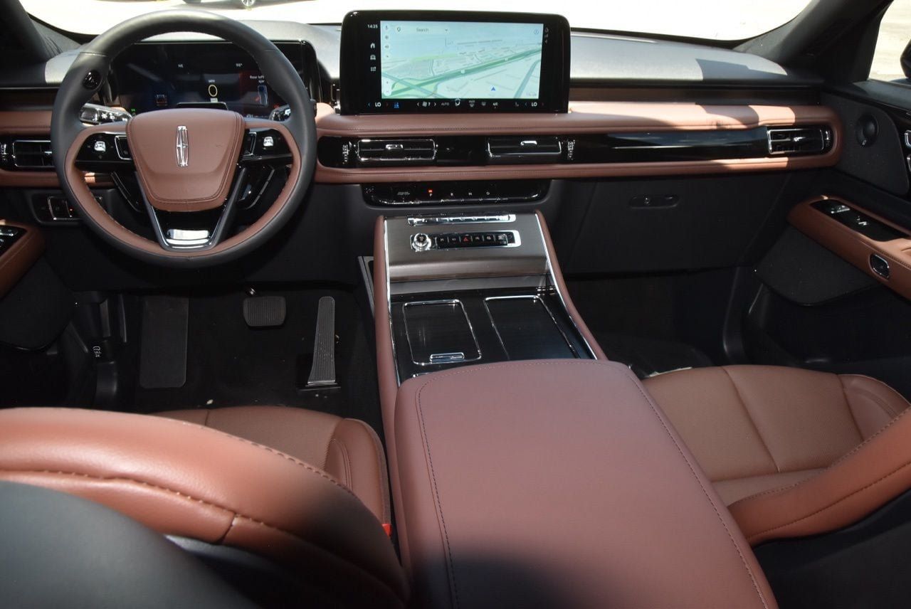 New 2026 Lincoln Aviator Reserve w/ Illumination Package AWD/4WD image 17