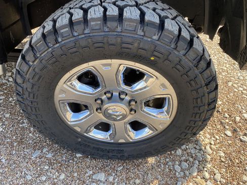 Used 2018 RAM 2500 Laramie AWD/4WD image 8