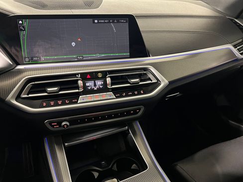 Used 2022 BMW X5 xDrive40i w/ M Sport Package image 29
