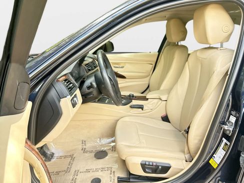 Used 2013 BMW 320i Sedan RWD image 12