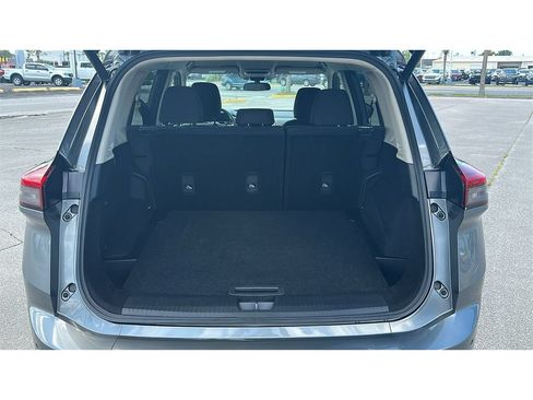 Used 2024 Nissan Rogue SV AWD/4WD image 16