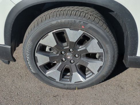 New 2026 Honda Pilot Touring image 17