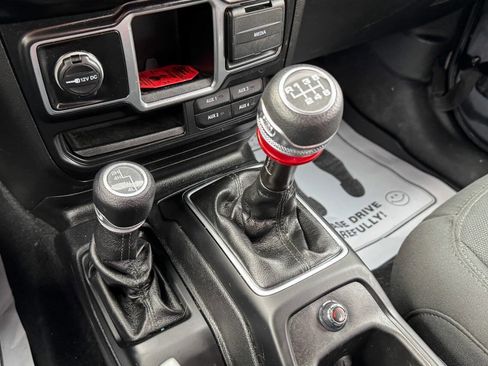 Used 2020 Jeep Wrangler Sport image 26