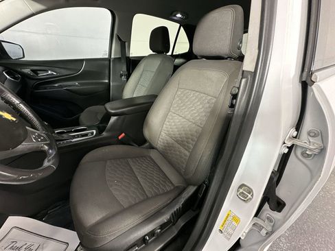 Used 2019 Chevrolet Equinox LT FWD image 11