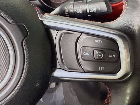 Used 2020 Jeep Wrangler Unlimited Rubicon w/ Uconnect 4C Nav & Sound Group image 15