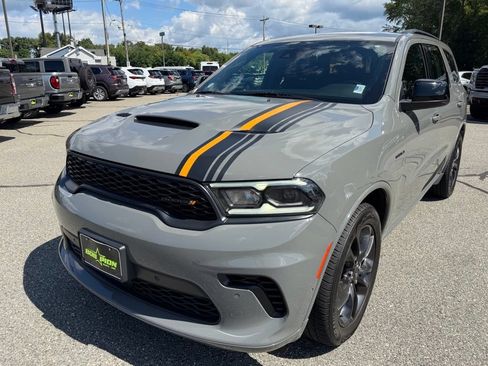 Used 2023 Dodge Durango R/T w/ Hemi Orange Plus Package AWD/4WD image 7
