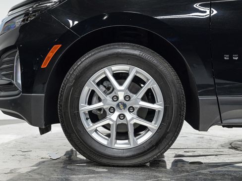 Used 2023 Chevrolet Equinox LT AWD/4WD image 3