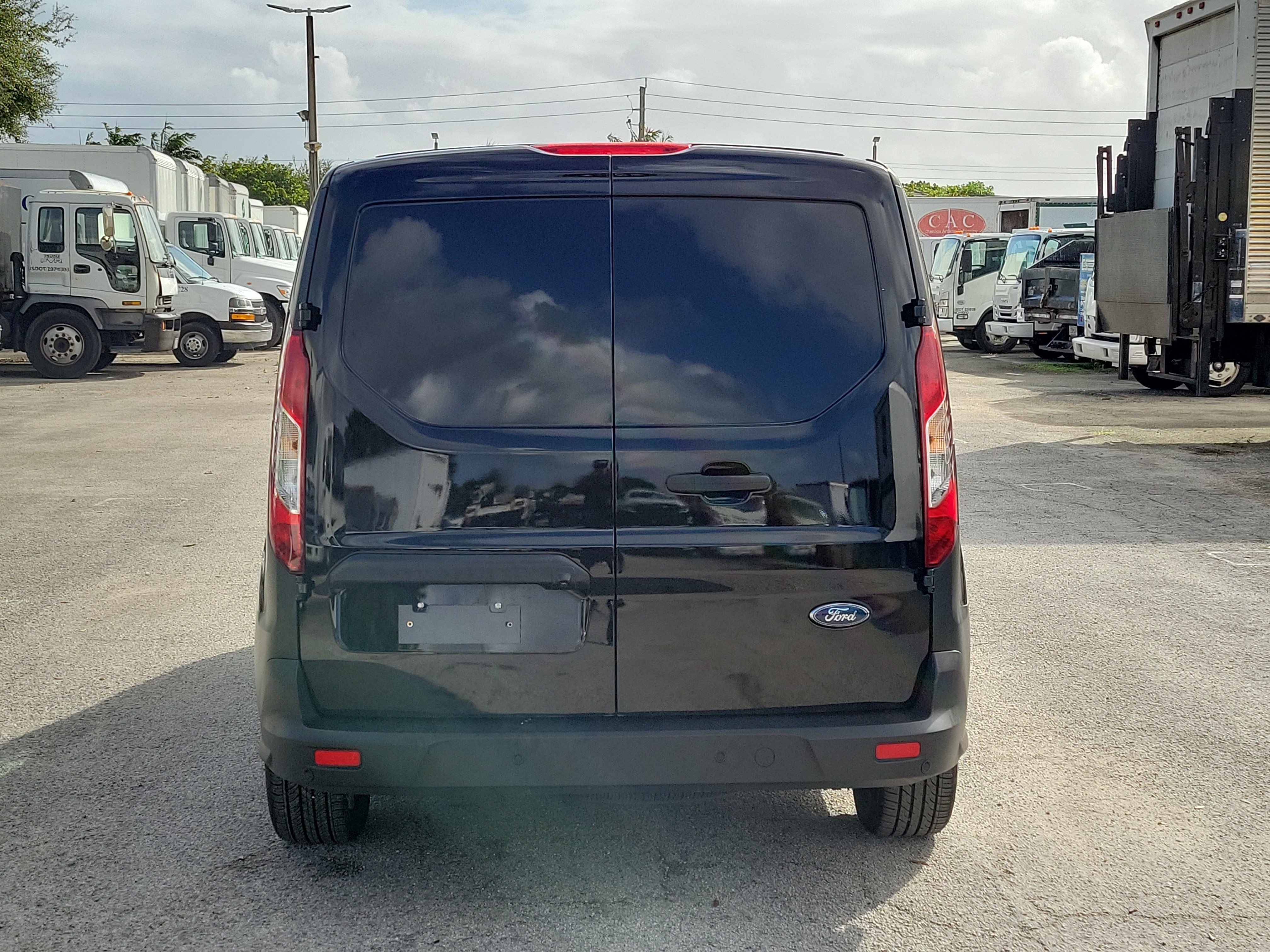 Used 2023 Ford Transit Connect XL FWD image 4