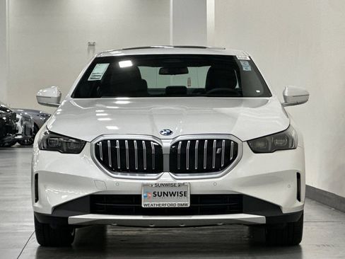 Used 2026 BMW i5 M60 w/ Premium Package RWD image 9