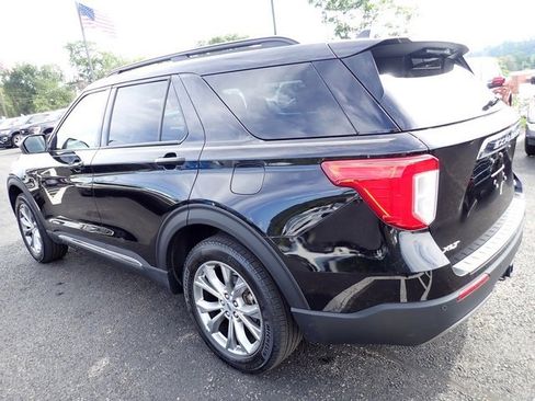 Certified 2022 Ford Explorer XLT w/ Equipment Group 202A image 5