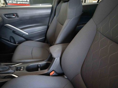 Used 2025 Toyota Corolla Cross LE FWD image 10