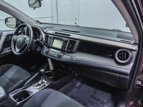 Used 2016 Toyota RAV4 XLE AWD/4WD image 22