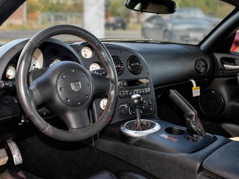 Used 2005 Dodge Viper SRT-10 w/ Copperhead Edition Group RWD image 17