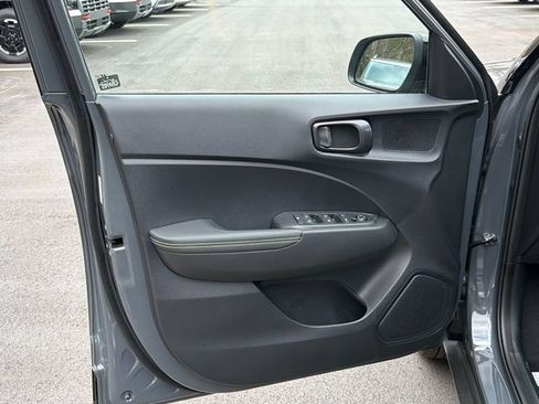New 2026 Hyundai Venue SEL FWD image 12