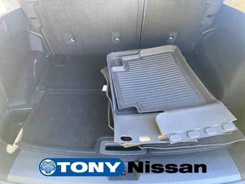 Used 2023 Nissan Rogue SL w/ SL Premium Package FWD image 11