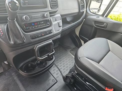 Used 2025 RAM ProMaster 2500 w/ Convenience Group FWD image 28