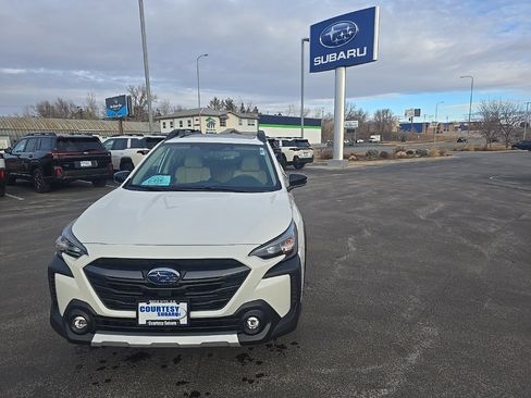 Certified 2025 Subaru Outback Limited image 3