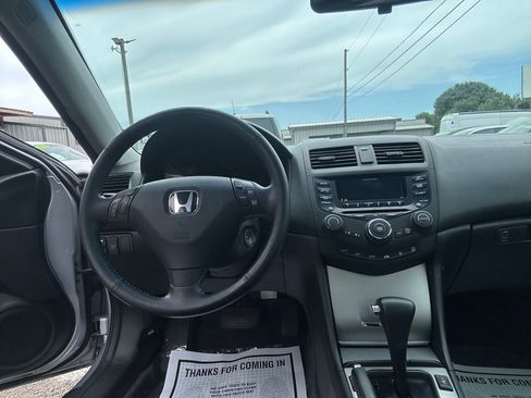 Used 2004 Honda Accord EX image 9