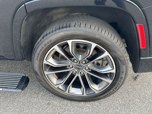 Used 2022 Jeep Grand Wagoneer Series III w/ Rear Seat Video Group 1 image 8