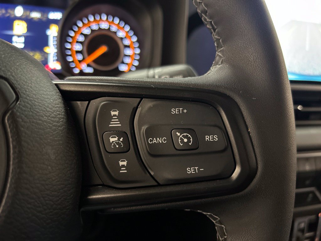 Used 2025 Jeep Gladiator Sport AWD/4WD image 24