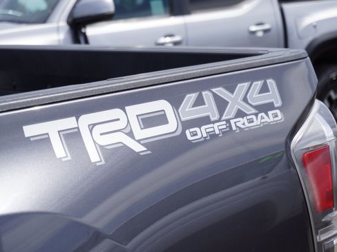 Used 2023 Toyota Tacoma 4x4 Double Cab image 9