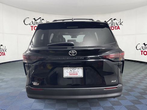 New 2026 Toyota Sienna XLE image 6