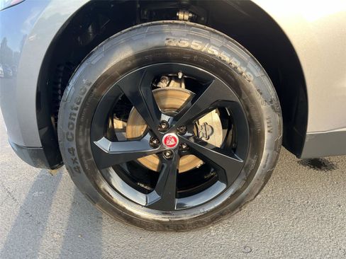 Used 2020 Jaguar F-PACE Prestige image 9