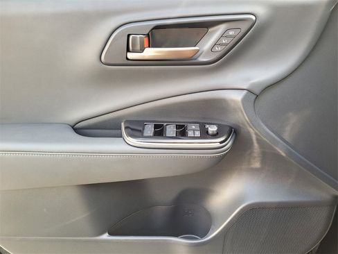 Used 2025 Toyota Crown Platinum image 25