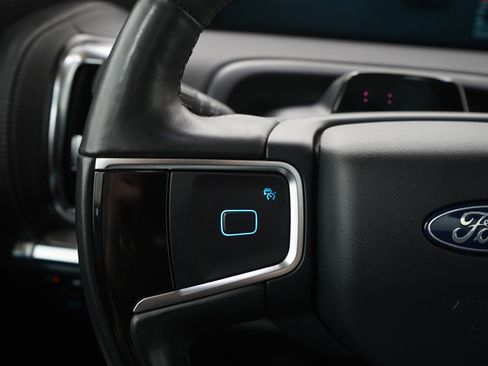 Used 2025 Ford Expedition Max Platinum AWD/4WD image 31