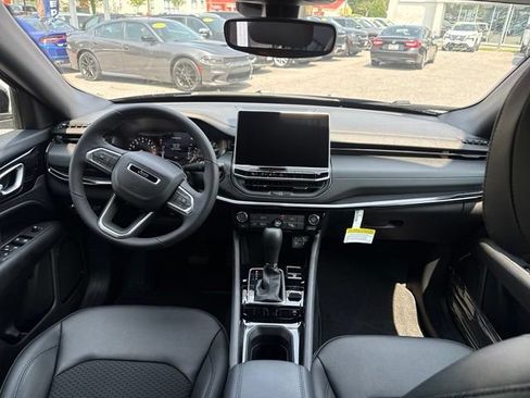 New 2026 Jeep Compass Latitude AWD/4WD image 3