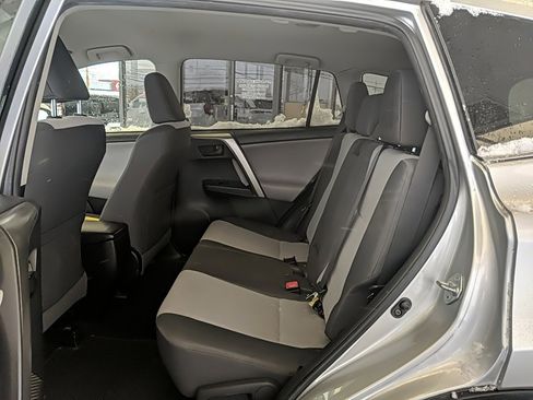 Used 2014 Toyota RAV4 LE image 8