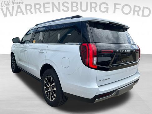 Used 2025 Ford Expedition Platinum AWD/4WD image 3