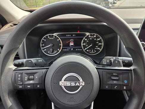 Used 2023 Nissan Rogue SV FWD image 23