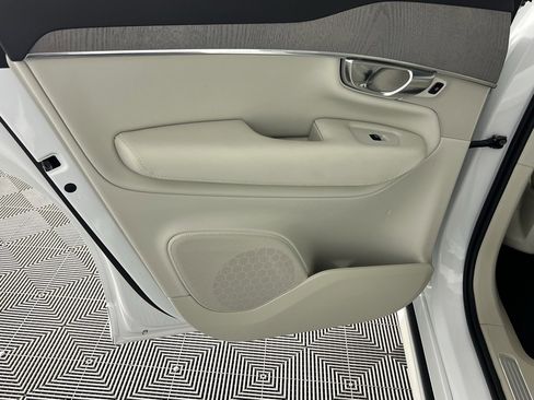 Used 2025 Volvo XC90 T8 Plus w/ Protection Package Premier image 30