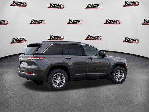 New 2025 Jeep Grand Cherokee Laredo X w/ Luxury Tech Group I AWD/4WD image 4