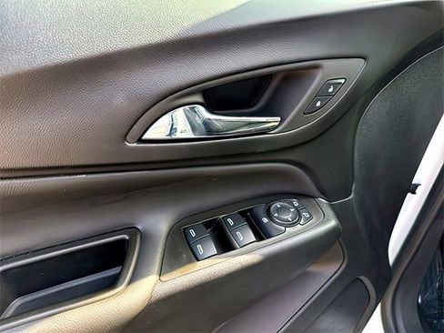 Used 2023 Chevrolet Equinox LT image 16