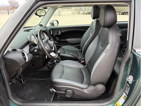 Used 2010 MINI Cooper Hardtop image 10