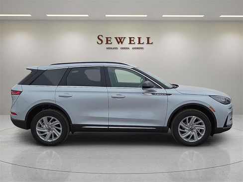 New 2026 Lincoln Corsair Premiere image 5